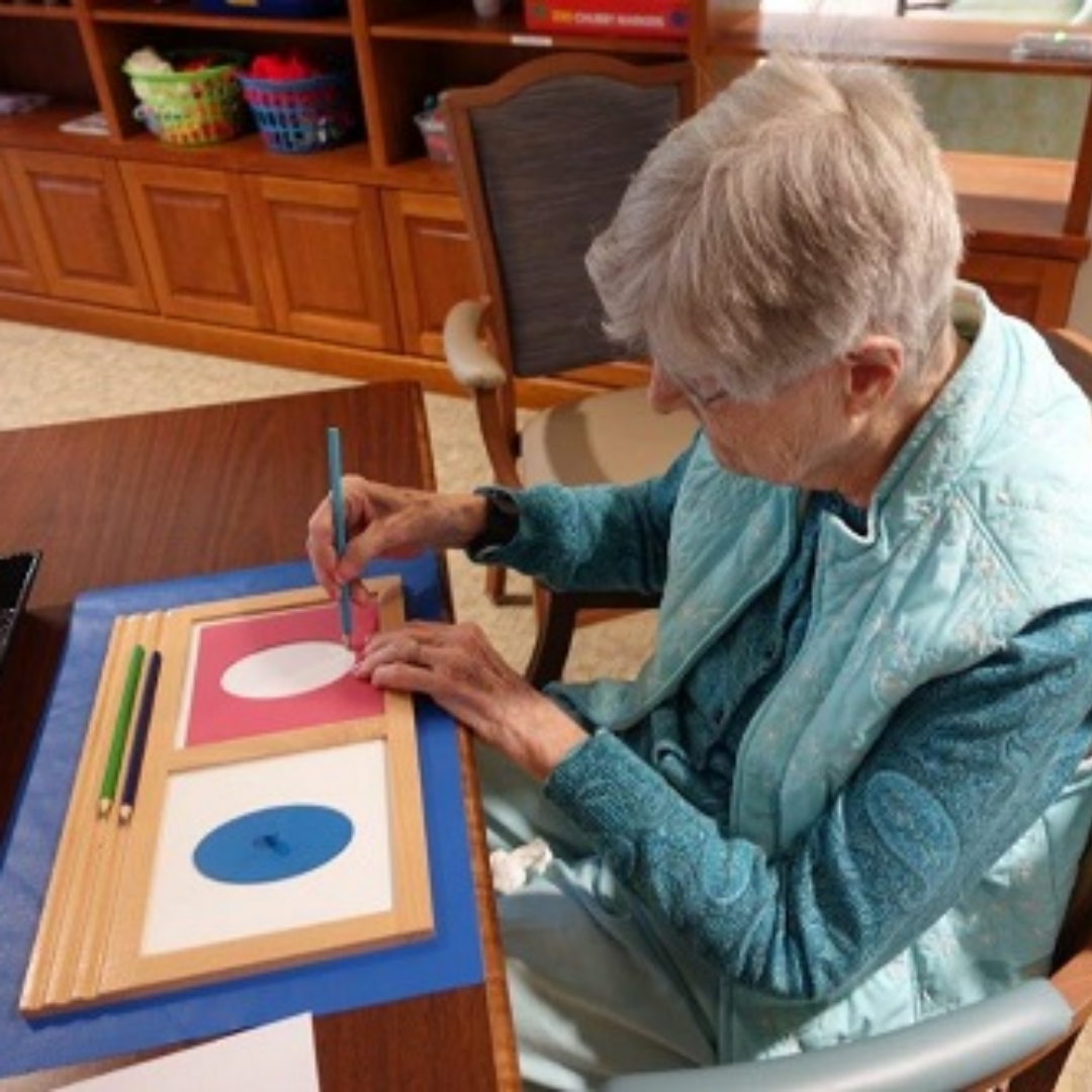 5 estudios que demuestran que Montessori reduce agitación y psicofármacos